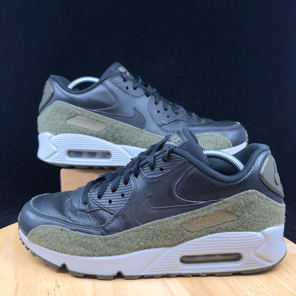 Nike 2018 Air Max 90 HAL Size 10 Black Olive